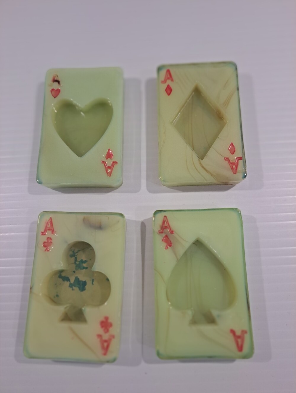 4 Vtg Houze Akro Agate Slag Glass Ashtray Uranium Glass Playing Cards. Glows